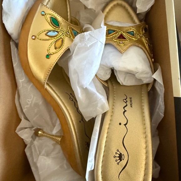 Beautiful 1950’s / 1960’s style Polly/Hollywood Heels - Picture 2 of 2